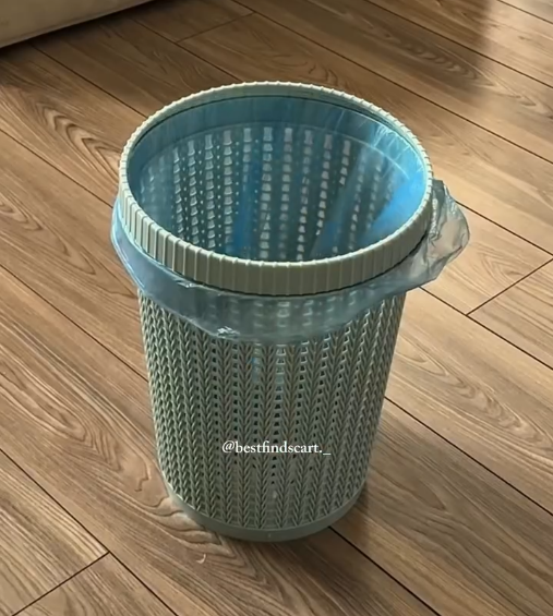 Lightweight Waste Basket Dustbin Bucket for Living Room Toilet Dormitory Blue S