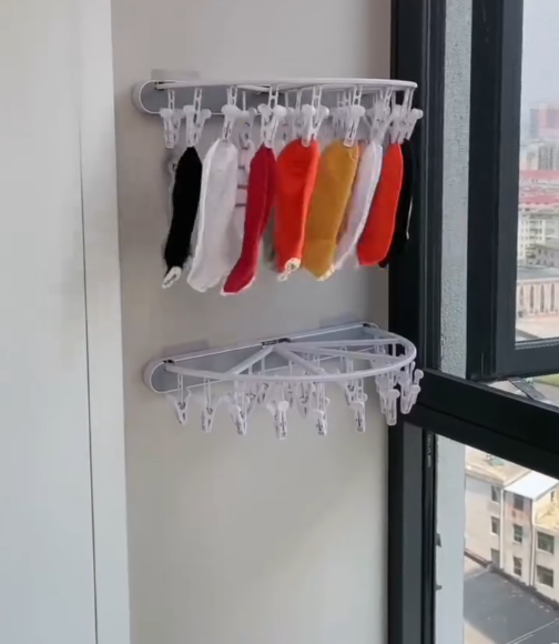Cloth Drying Hanger with 12 Clips
